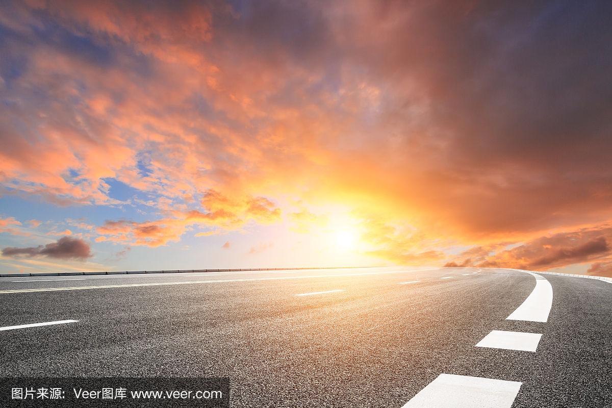 高速公路安全驾驶:守护生命,平安同行